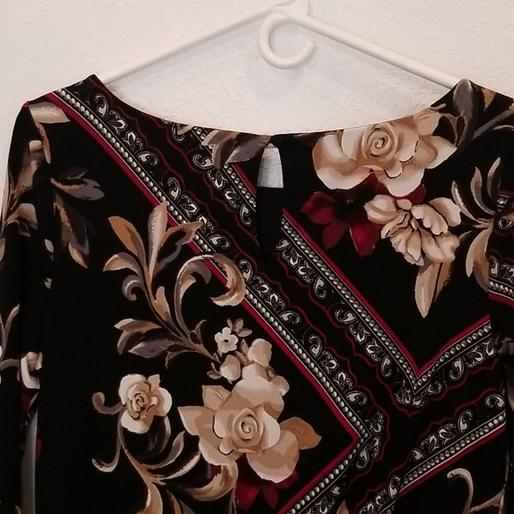 Dress - Picture 4 of 4